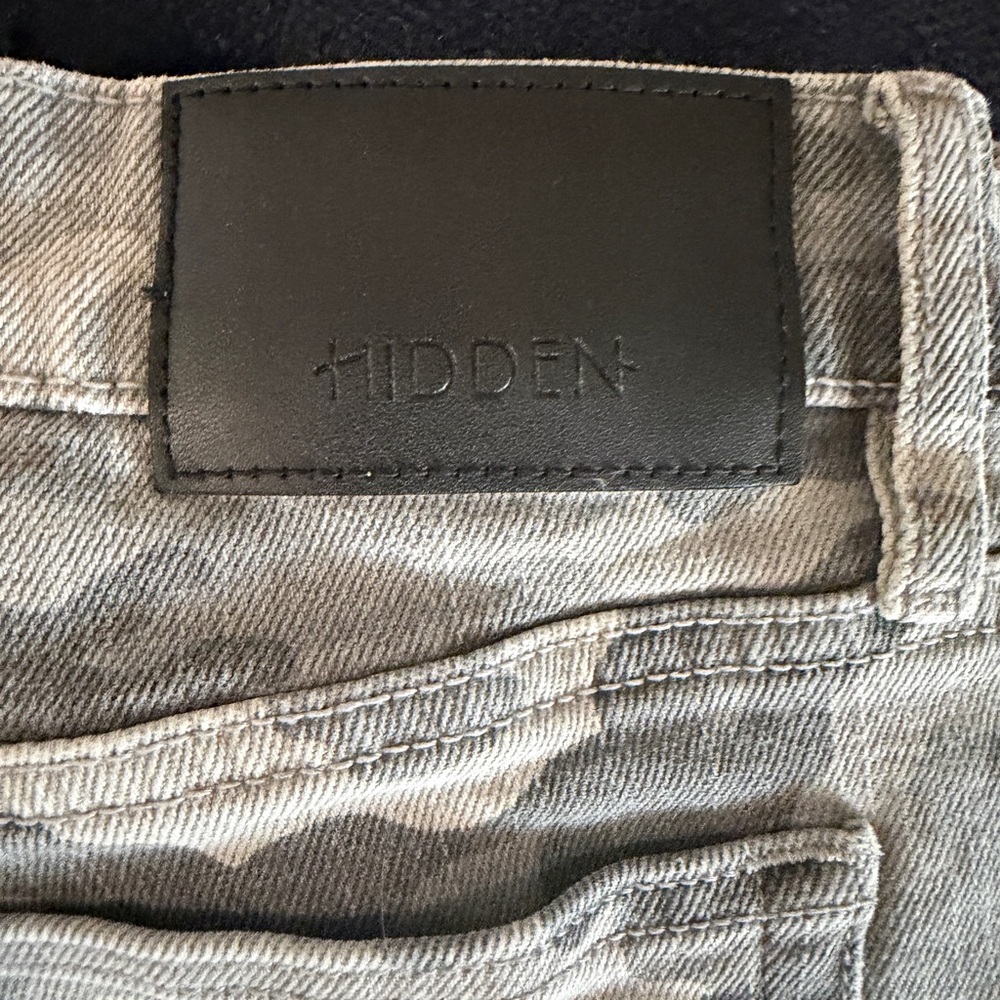 Camouflage Dad Jeans - Picture 2 of 3
